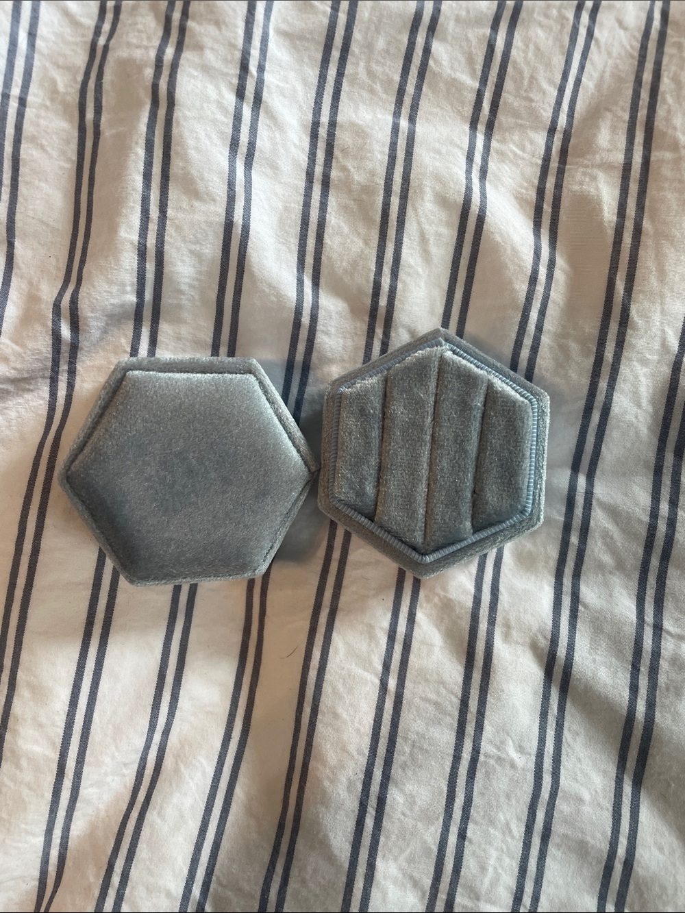 Velvet Hexagon Ring Box Set - Dusty Blue